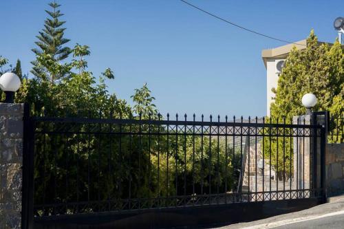 House With Panoramic Sea View And Beautiful Garden