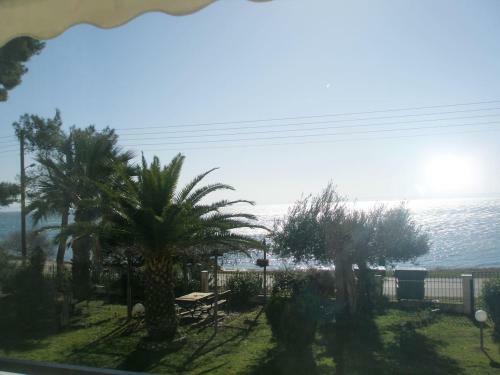 Metamorphosis - Halkidiki Apartment On The Beach