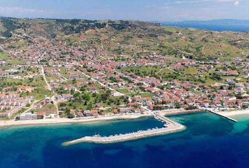 Metamorphosis - Halkidiki Apartment On The Beach