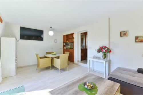 Janika Holiday Home