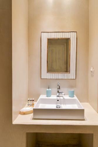 White Memories, Seafront Luxury Apartment Mykonos