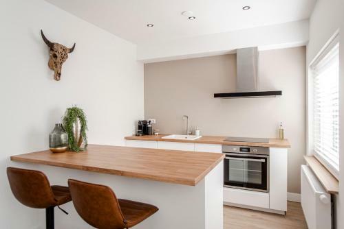 Marley?s Beachhouse - Luxury Apartment With Garden