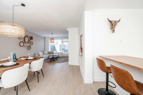 Marley?s Beachhouse - Luxury Apartment With Garden