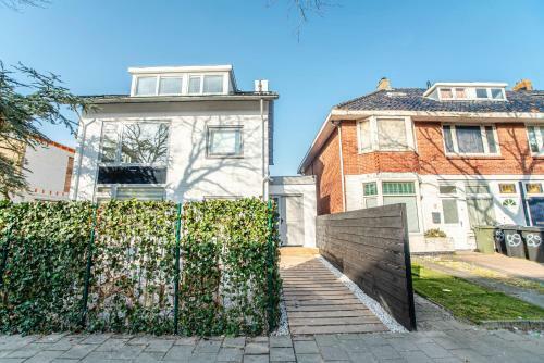 Marley?s Beachhouse - Luxury Apartment With Garden