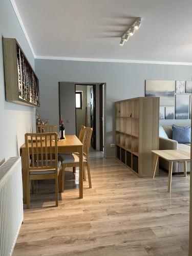 Bright Apartment With Balcony Mountain View