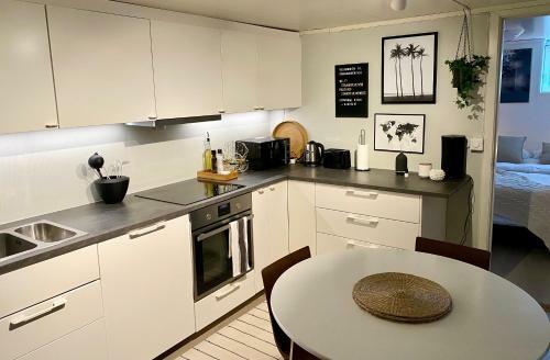 Two Bedroom Apartment Near The City Centre.