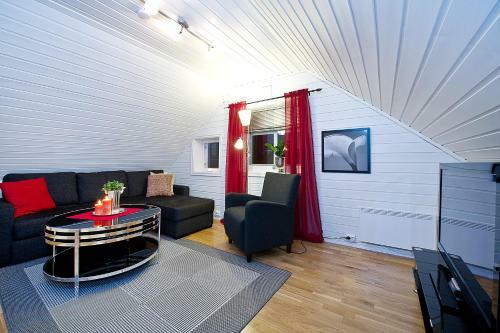 Enter Viking Apartments