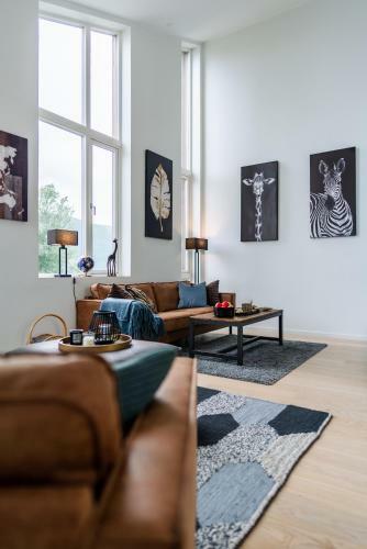 Modern Villas In Plush Town