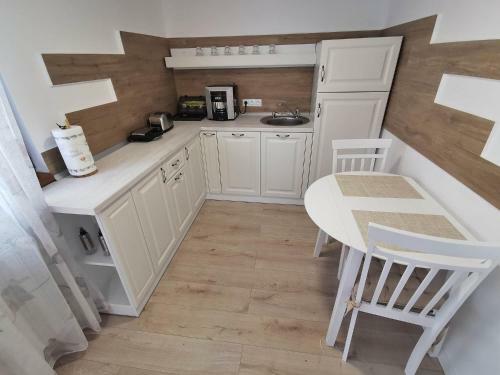 Hostal Vila Aras