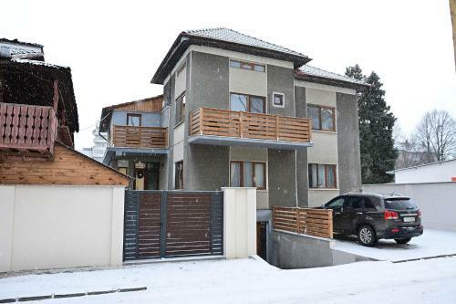 Hostal Vila Aras