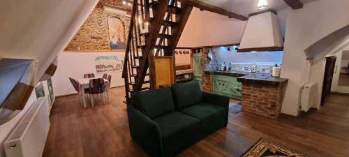 Fortnight Apartment