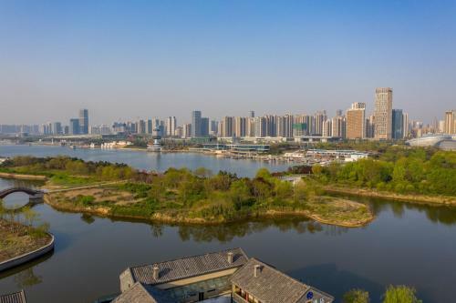 Floral Hotel Rizhao Xiuwenzhai Inn