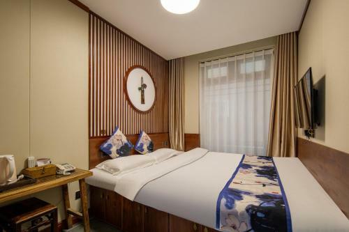Floral Hotel Rizhao Xiuwenzhai Inn