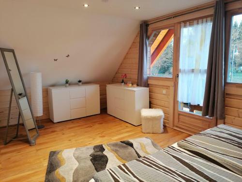 Blockbohlenhaus-steiner-lodge