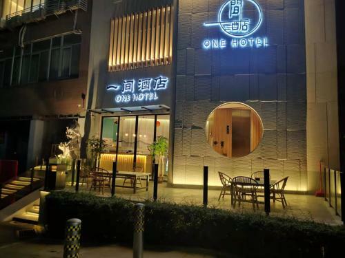 Hotel One House
