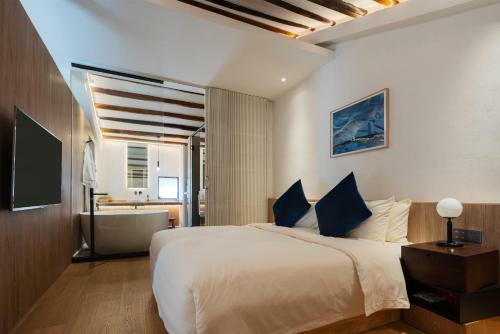 Hotel ????????
