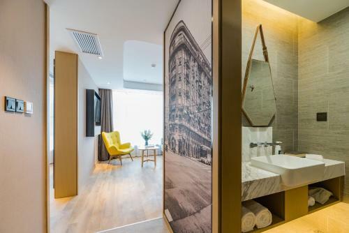 Atour S Hotel Shanghai Oriental Pearl Tower