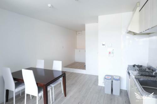 Katakasu Apartment