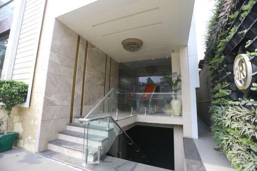 Hotel Gurveer Royal