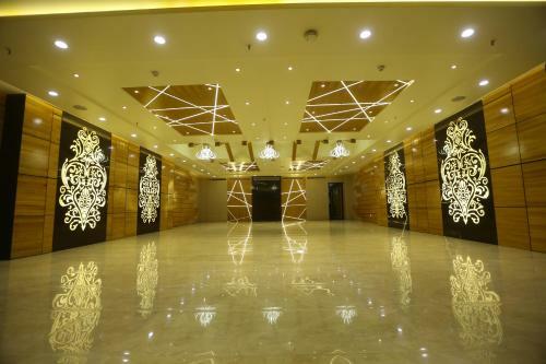 Hotel Gurveer Royal