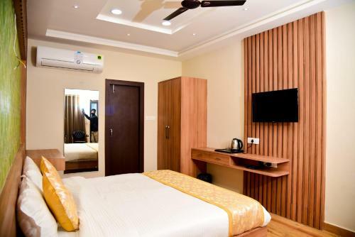 Hotel Olive Crown
