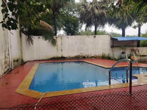 Hostal Living Edge Residency