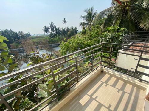 Hostal Living Edge Residency