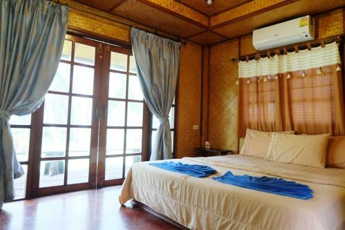 Koh Kood Neverland Beach Resort