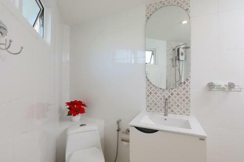 Hotel Kata White Villas