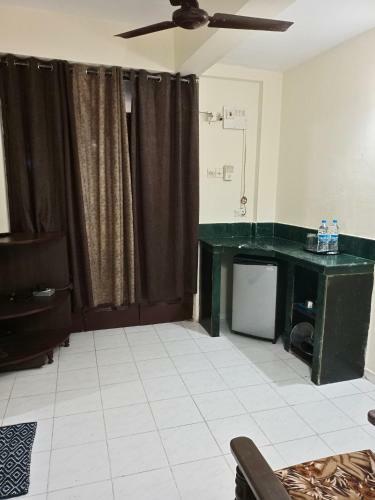 Hotel Alanapoolstay