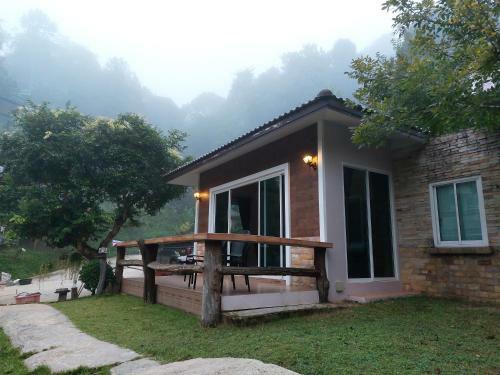 Bed & Breakfast Theroadview Resort