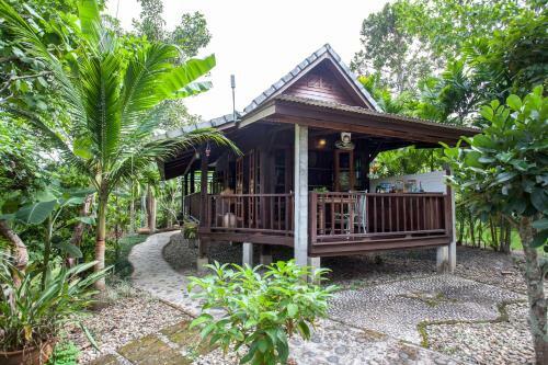 Villa Mae Nai Gardens
