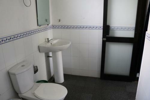 Hostal Manel Guest House