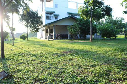 Hostal Manel Guest House
