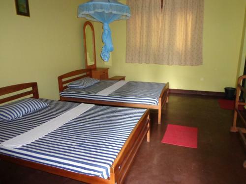 Hostal The Senaro Holiday Inn