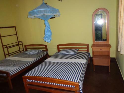 Hostal The Senaro Holiday Inn