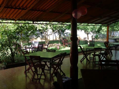 Hostal The Senaro Holiday Inn