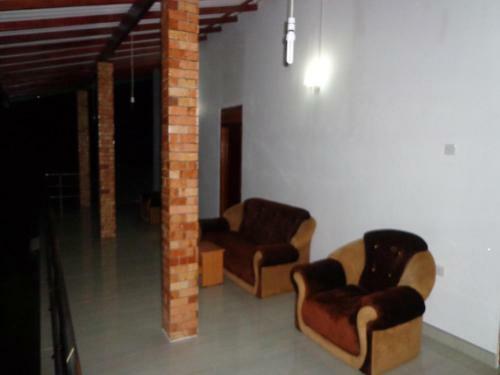 Hostal The Senaro Holiday Inn