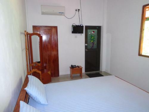Hostal The Senaro Holiday Inn