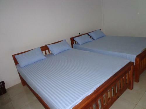 Hostal The Senaro Holiday Inn