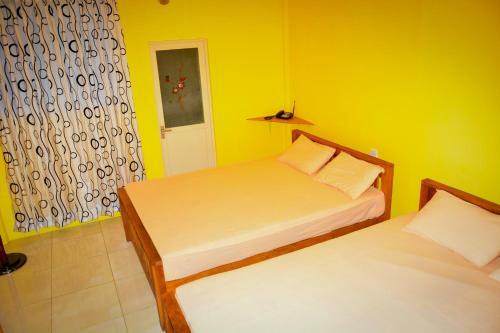 Hostal The Senaro Holiday Inn