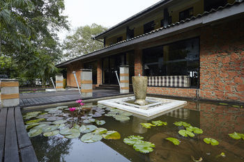 The Lake Hotel