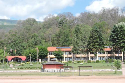 Lakeview Hotel And Resort