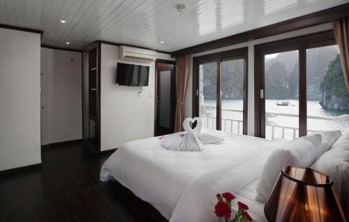 Aclass Opera Cruise