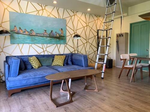 Stylish 1-bedroom Apartments, With Lake View