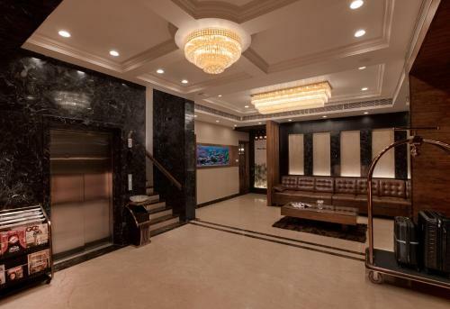 Hotel The Madras Grand