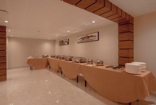 Hotel The Madras Grand