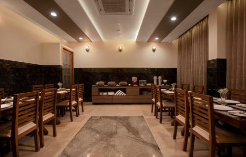 Hotel The Madras Grand