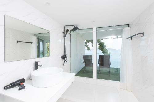 Patong Sunset Villa Phuket