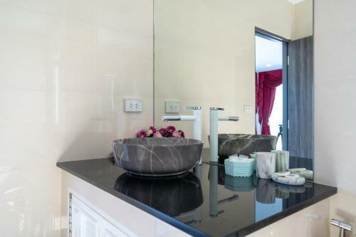 Luxury Villa 8 Bedroom In Patong Beach Villa Infinity